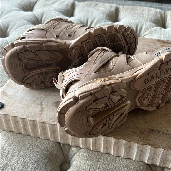 Balenciaga Beige Sneakers - Picture 5 of 8